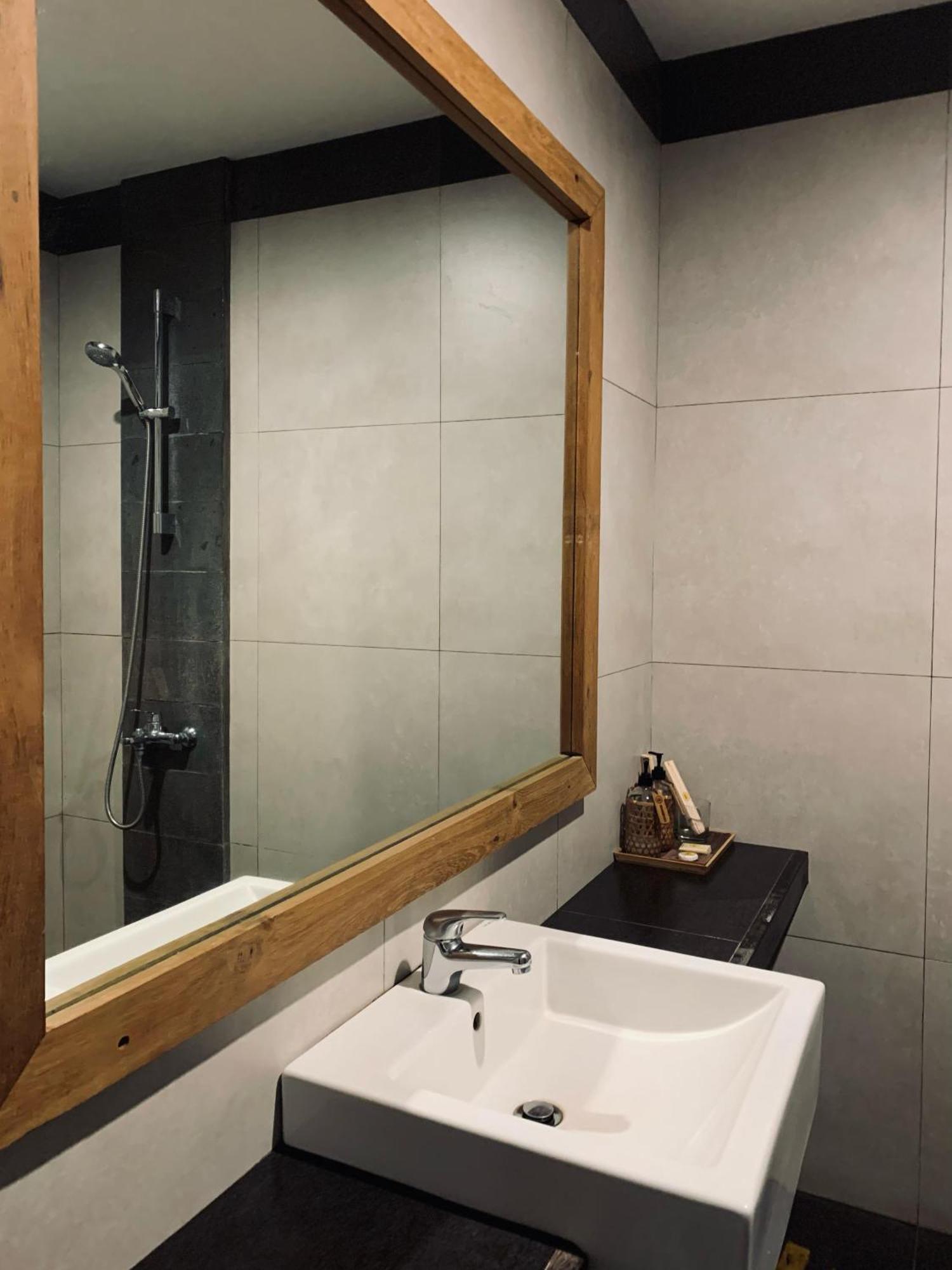Uma Gati Aparthotel Cimenyan Εξωτερικό φωτογραφία